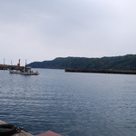 漁港めし - 目の前は漁港