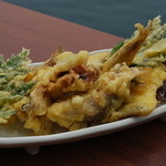 漁港めし - 激しいボリュームの魚天ぷら（２人分）