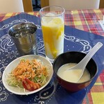 Hansama haru - サラダ・スープ・ラッシー