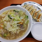 Hidakaya - 野菜たっぷりタンメン 餃子セットです