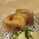小料理 綿屋 - 〆ヒラメの菊花寿司。