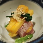 Koryouri Wataya - 柿とマグロ、春菊をヌタのように仕上げられてます。