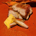 日本料理 研野 - 京都もち豚の叉焼、付け合わせはスパイス漬けの長芋と茗荷