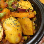アラブ料理専門店 七つの丘 SEVEN HILLS - 季節の野菜 タジン "Vegetable Tajine"「季節の野菜、トマトソース」※メニュー表記通り