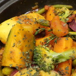 アラブ料理専門店 七つの丘 SEVEN HILLS - 季節の野菜 タジン "Vegetable Tajine"「季節の野菜、トマトソース」※メニュー表記通り