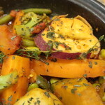 アラブ料理専門店 七つの丘 SEVEN HILLS - 季節の野菜 タジン "Vegetable Tajine"「季節の野菜、トマトソース」※メニュー表記通り