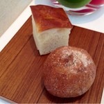 イル プレージョ - ライ麦パン＊フォカッチャ