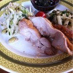 鶏の麹焼き、タイ風なます、大根とアカモクの和え物など