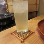 恵比寿　くろいわ - 妻はゆず果汁のソーダ割から。