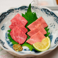 北新地しゃぶしゃぶすき焼き きらく - 冷製牛タンしゃぶ 　ロースのお造り風