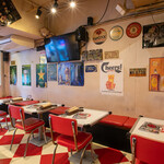 壺水天 - テーブル席