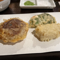京都 天ぷら圓堂 岡ざき邸 - しいたけ海老詰め、鯛の大葉包み、麩