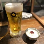 串焼 文福 - 乾杯生とお通しの梅おろし(･_･;