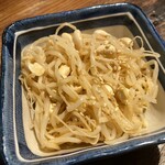 串焼 文福 - キムチもやしは箸休めに
