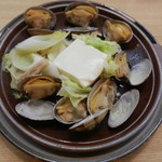 寿司・うなぎ 羽子吾 - 旬のあさりと春キャベツの酒蒸し