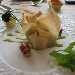 フランス食堂 シェ・モア - 陸奥湾帆立貝・りんご・ゴルゴンゾーラチーズのブリック包み焼き
            