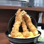 かつ丼 わか葉 - ＊えびフライアップで。映えるわ～。