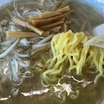 かつ平 - ラーメンしお味の麺