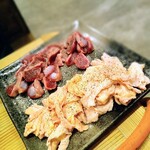 Torimiso Amiyaki Jidoriya - 砂肝×2　皮×2