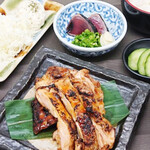 Charcoal-grilled chicken set meal