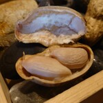 HAGI - ゆで落花生の薪炙り