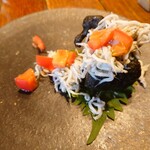 HAGI - 茄子のフリット、釜揚げしらすとトマト添え