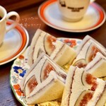 ぽえむ マノ ア マノ コーヒー - 