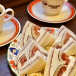 ぽえむ マノ ア マノ コーヒー - 