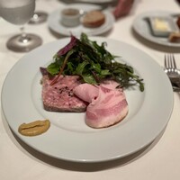 ヌガ - 田舎風ハムと自家製ロースハム