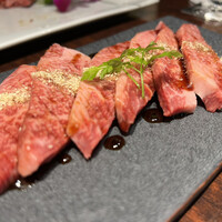 黒毛和牛焼肉 虎斑 北新地店 - 