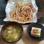 勝ちゃん食堂 - ホルモンうどん定食