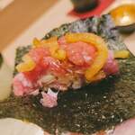 梅田 鮨 よこ田 - 巻物　トロたく