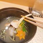 梅田 鮨 よこ田 - 鱧と松茸とジュンサイのお吸い物