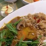 自然派カフェ　米野かりぃ堂 - スパイシーカリーのたっぷり野菜