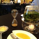 ガストロノミー ジョエル・ロブション - 2013年5月　ハーブティ用の、ハチミツも用意されました♪