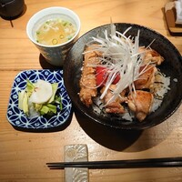 鳥恵 上野広小路店 - 焼鳥丼