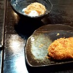 魚魚炉 - お通しの串カツでビール一杯いっちゃう