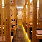 Kanzen Koshitsu Izakaya Tsubaki - 店内の雰囲気