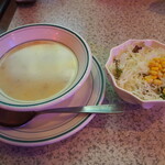 ステーキハウス 88 - マッシュルームスープ ＆ サラダ