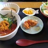 鮨むなかた - うにイクラ丼。小鉢なども付きます。