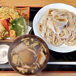 手打うどん ひら田 - 田舎汁うどん・野菜天盛合せ