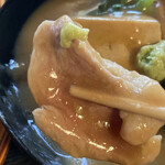 料亭 大友楼 - 治部煮のトロミ餡をまとった厚めの鴨肉の肉味が
      シッカリしていてめちゃくちゃ旨い‼️
      ワサビで刺し味が効いて鴨肉の深みが増すわ‼️
      