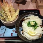 釜たけ流うどん　駅前食堂 ヨドバシ梅田店 - 海老天ぶっかけ（7本 大盛