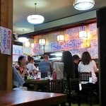 Sakagura Juujiya - 混みあう店内