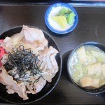 南ぷす食堂 - 肉丼￥５３０