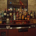 PASTA&BAR Natsu - 吉川　で　ＢＡＲ。　お酒もいっぱいありますね。