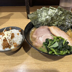 横浜家系ラーメン 蓮 - 