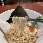 酒肴場 屯 - やや加水率高めの全粒粉入り細ストレート