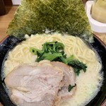 横浜家系ラーメン 一刀家 - 豚骨塩ラーメン