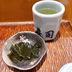 187777890 - 昆布と緑茶